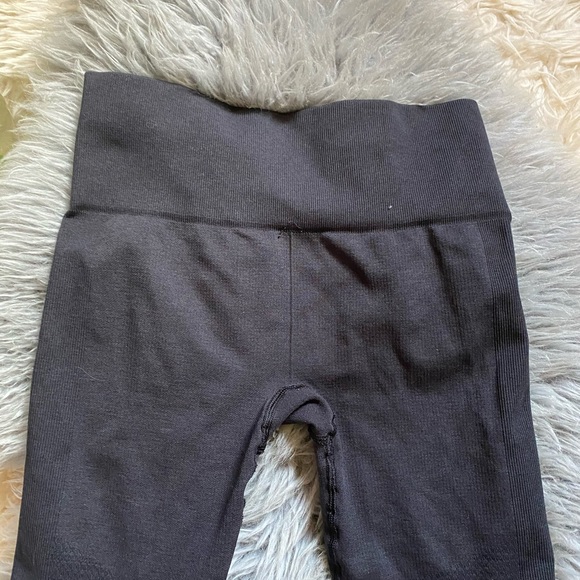 Lululemon Seamless Cropped Leggings - Picture 12 of 13